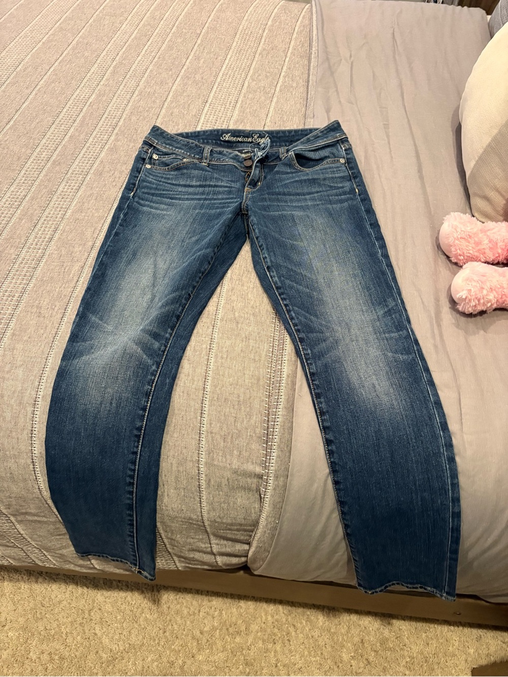 American Eagle Outfitters Women's Blue Slim Straight Jeans size 8